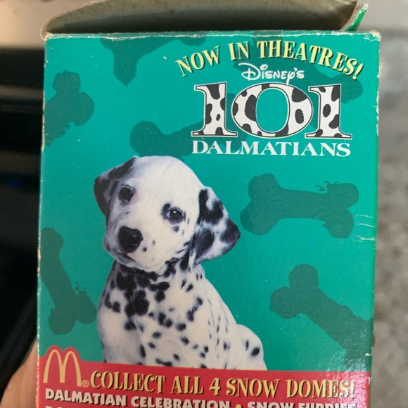 Disney Vintage 1996 McDonalds Disney 101 Dalmatians "Dog Sledding" Snow Globe - Picture 6 of 9
